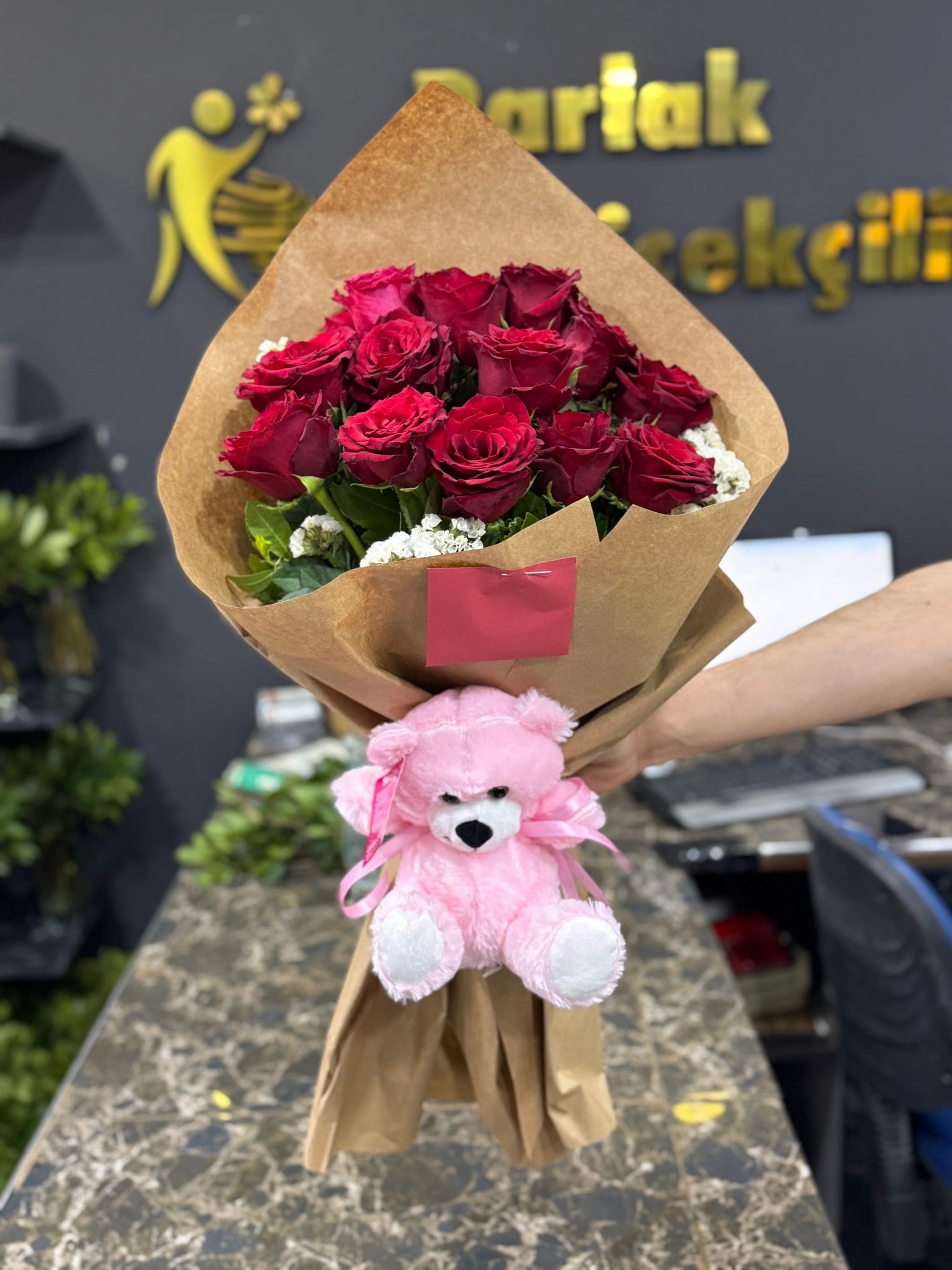 13 Krmz Gl Buketi ve Pelu