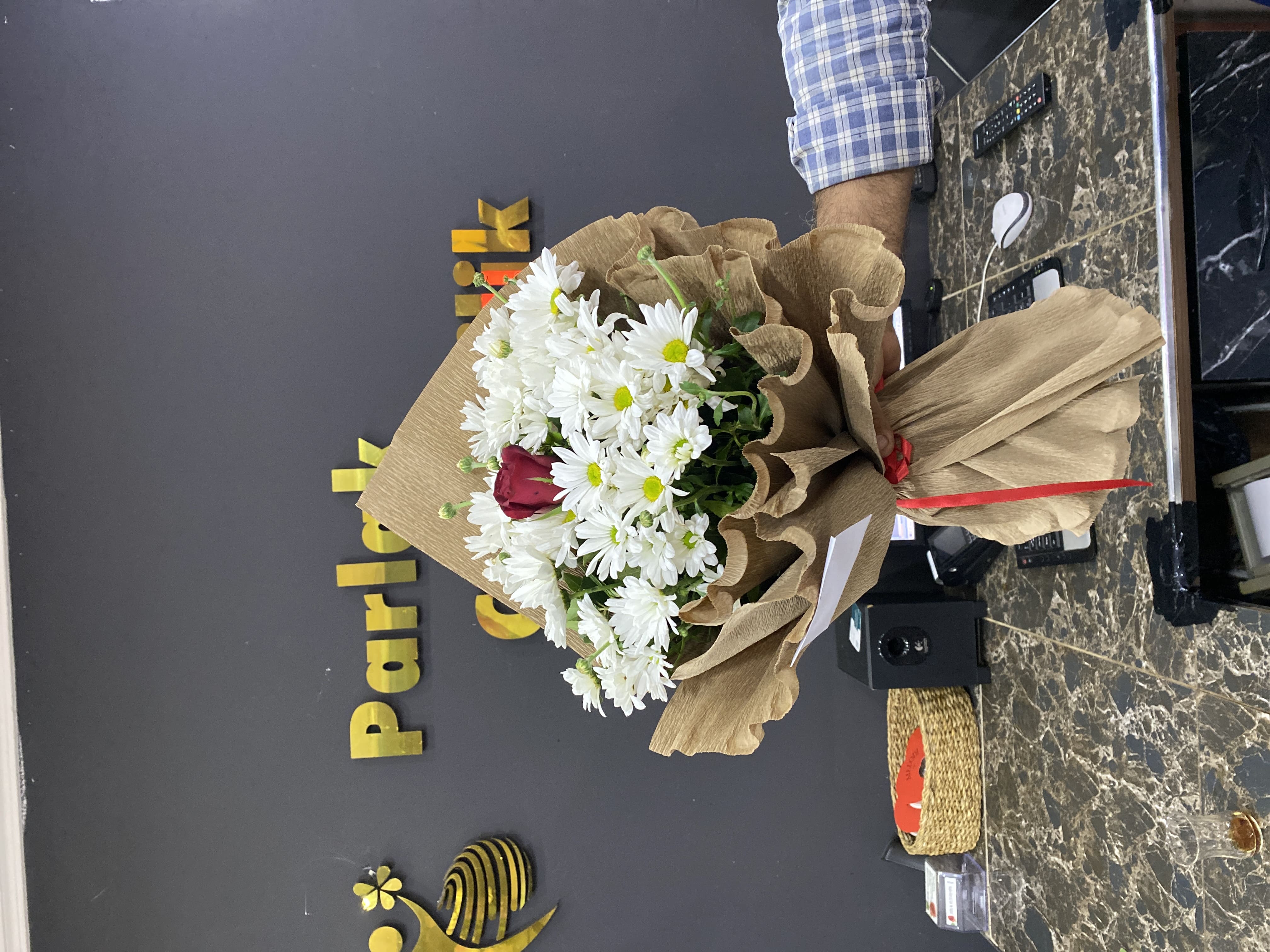 Papatya ve Krmz Gl Buketi