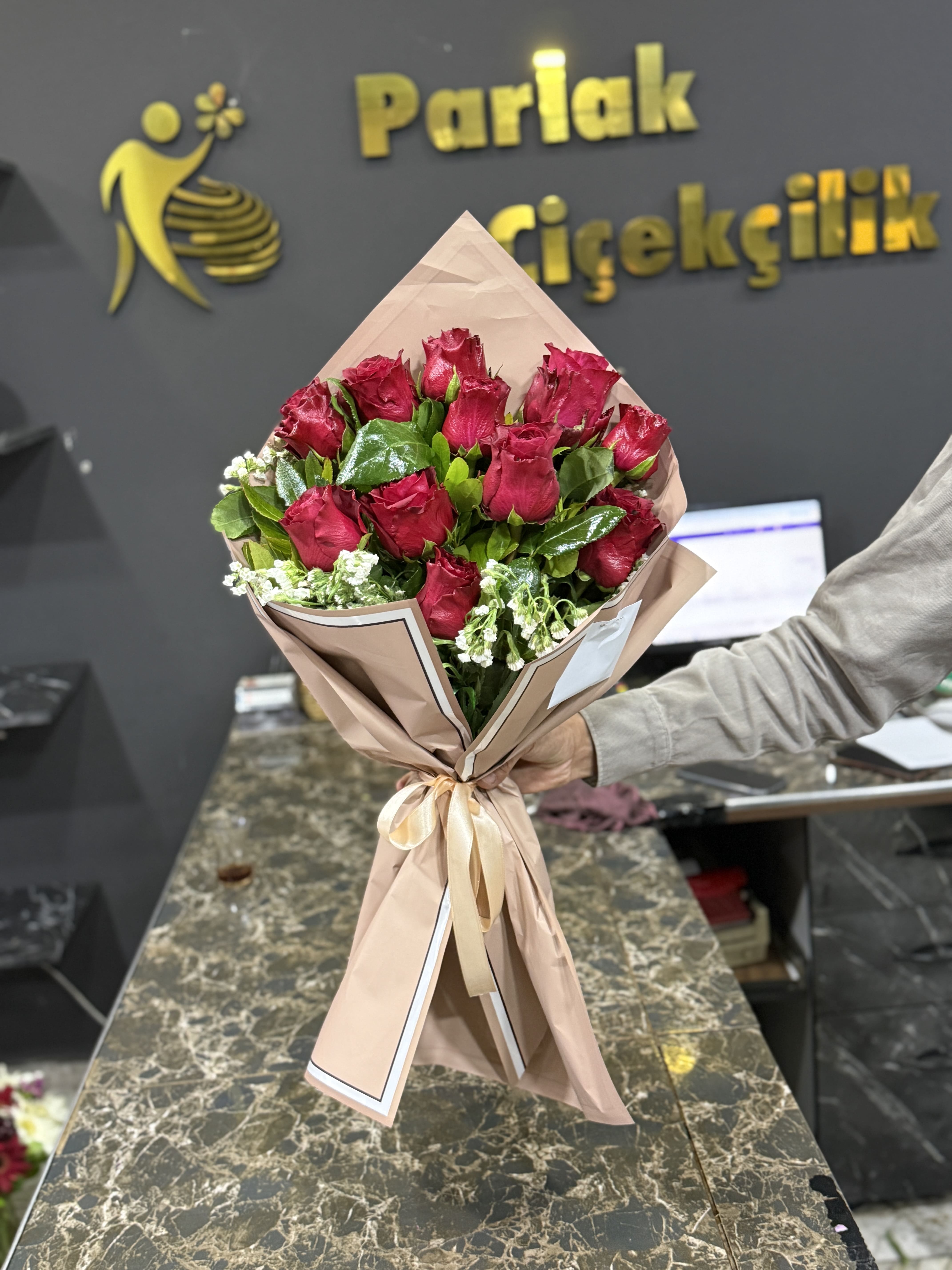 Gsterili 13 Adet Krmz Gl Buketi