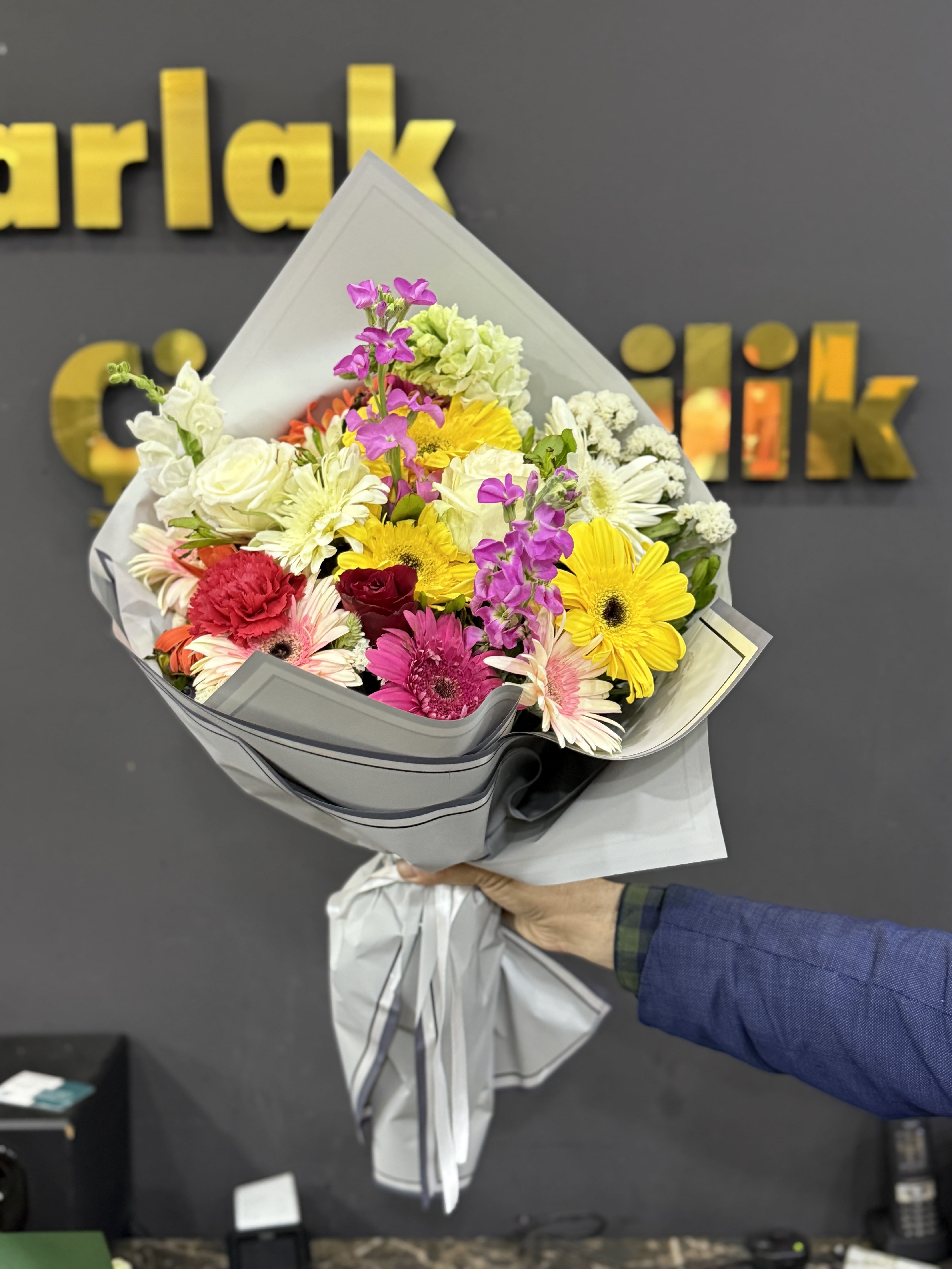 Gsterili Rengarenk Bahar Buketi